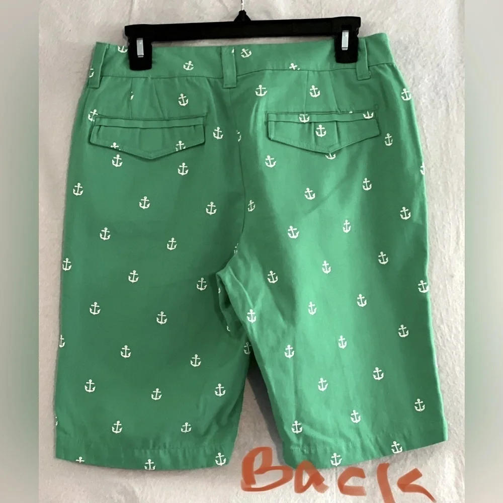 LADIES GREEN SHORTS WITH WHITE PALM TREES
